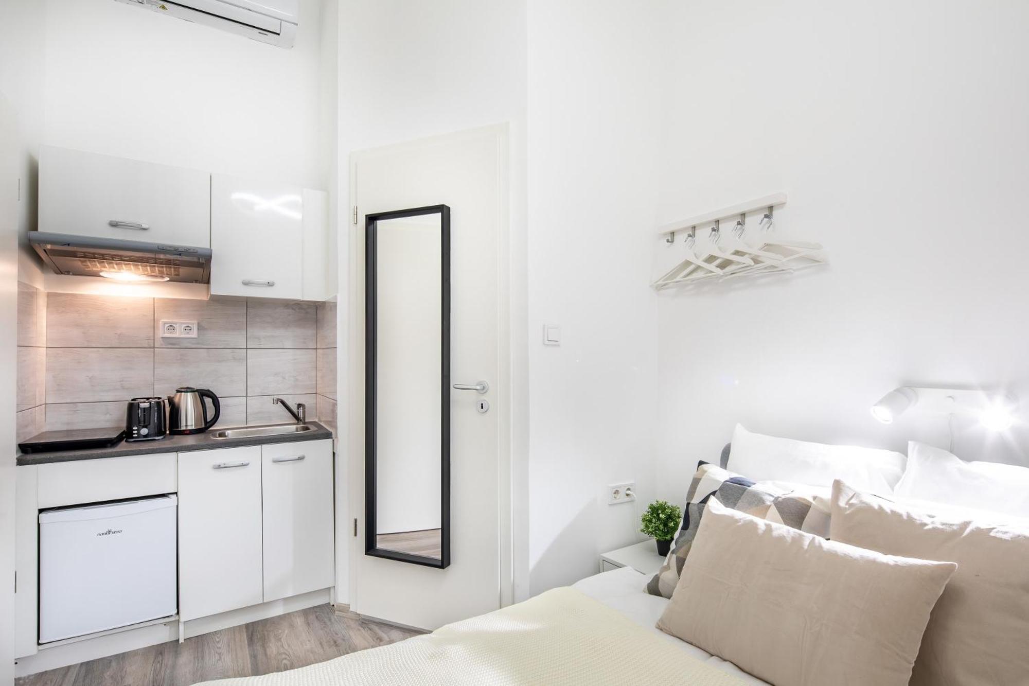 Very Central - Small Studio For Solo Traveller Будапеща Екстериор снимка